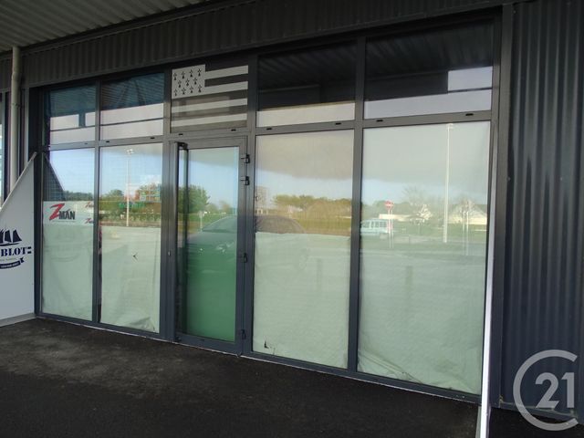 Afficher la photo en grand commerce à louer - 90.0 m2 - PENESTIN - 56 - BRETAGNE - Century 21 Agence Bel Air